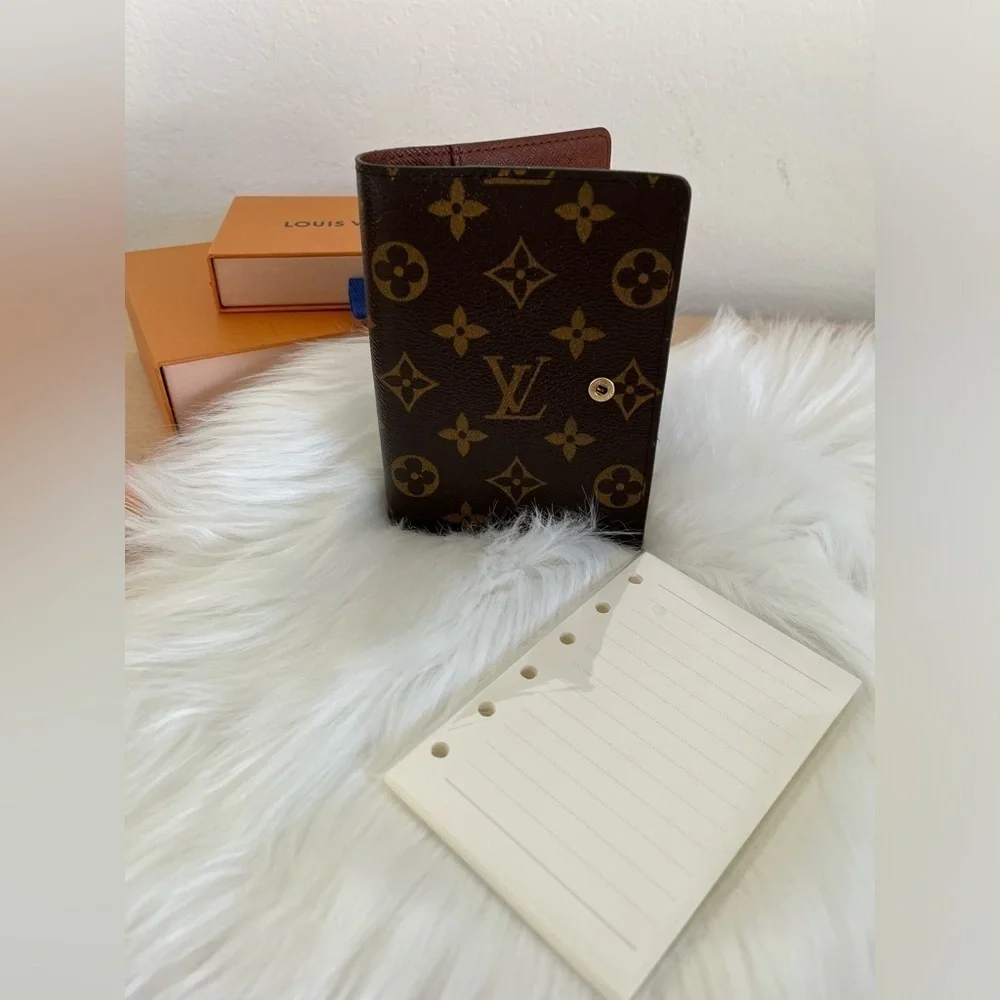 Vintage Louis Vuitton Agenda Passport Holder Monogram PM NWOT 2003